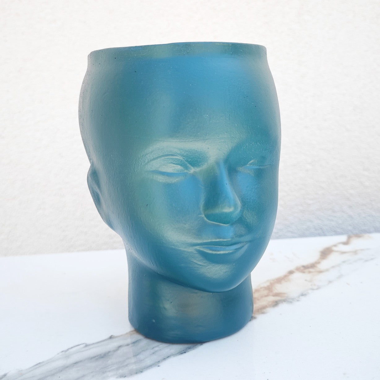 Керамичка саксија форма глава црна 17cm