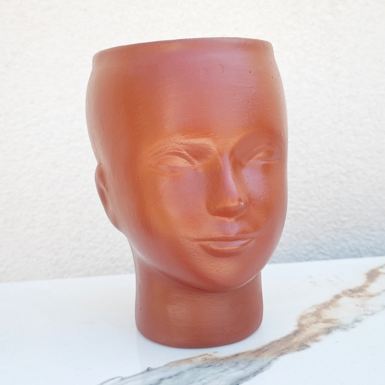 Керамичка саксија форма глава црна 17cm